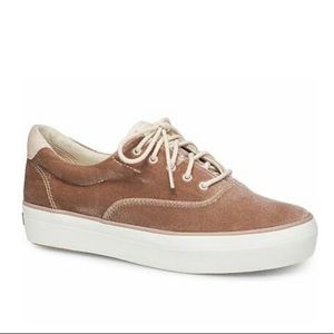 NWT Women’s Rise Light Pink Velvet Keds